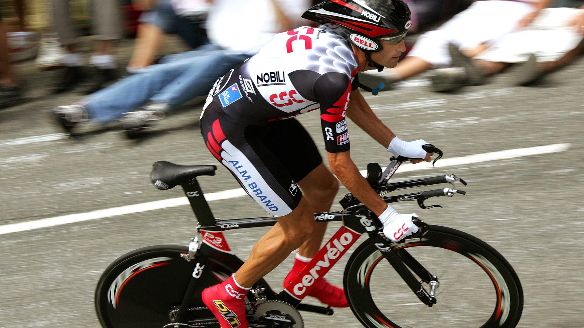 “电动冲浪：马鞍山赛场为观众带来科技与运动的震撼体验”