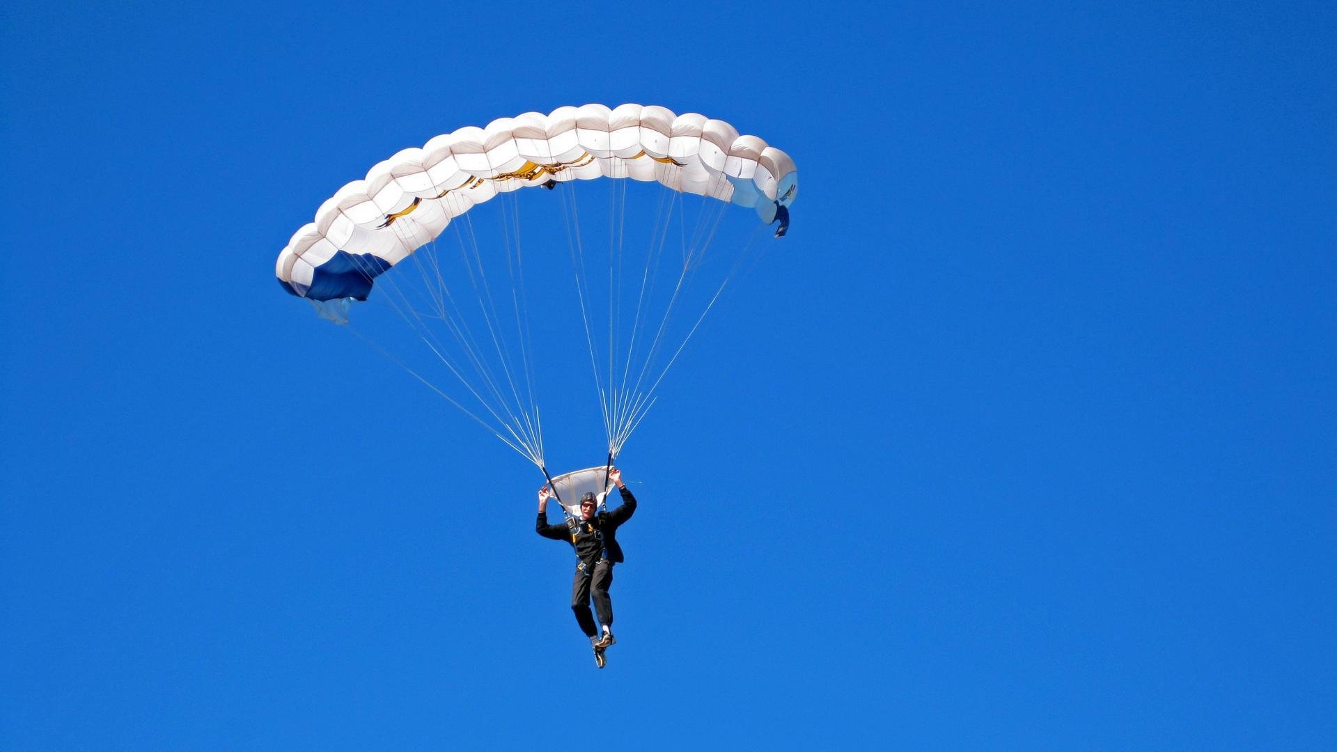 Faker赛季操作精彩集锦,faker职业比赛精彩集锦