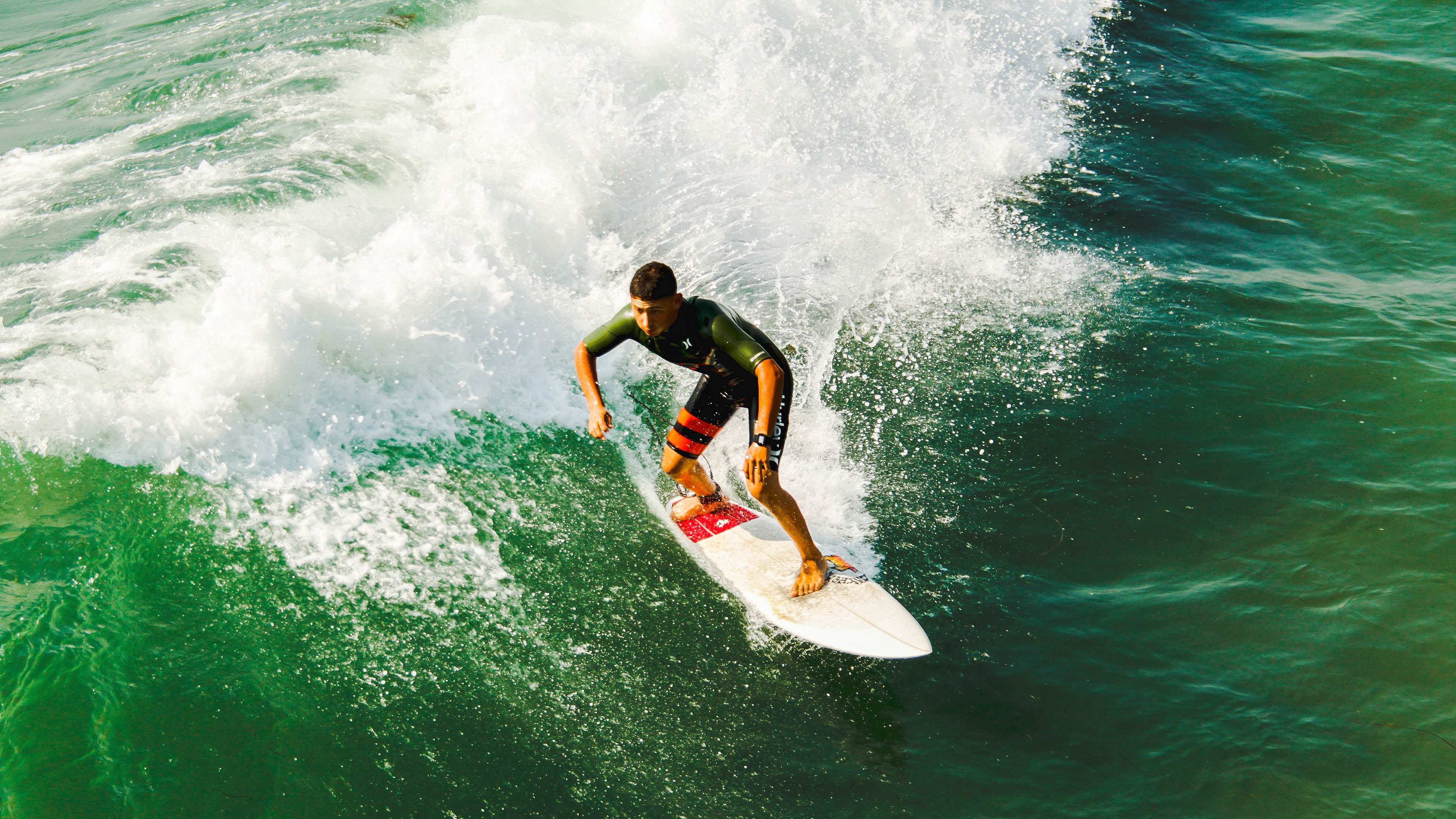 曼城继续强势,4-1击败多特,福登与哈兰德继续闪耀,曼城队福登